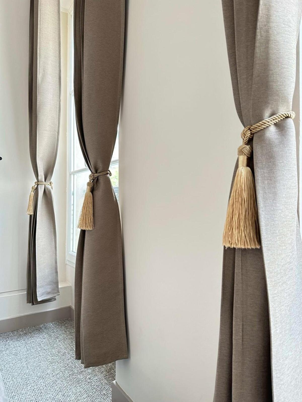 Parisian Gem With Eiffel Tower View Apartment