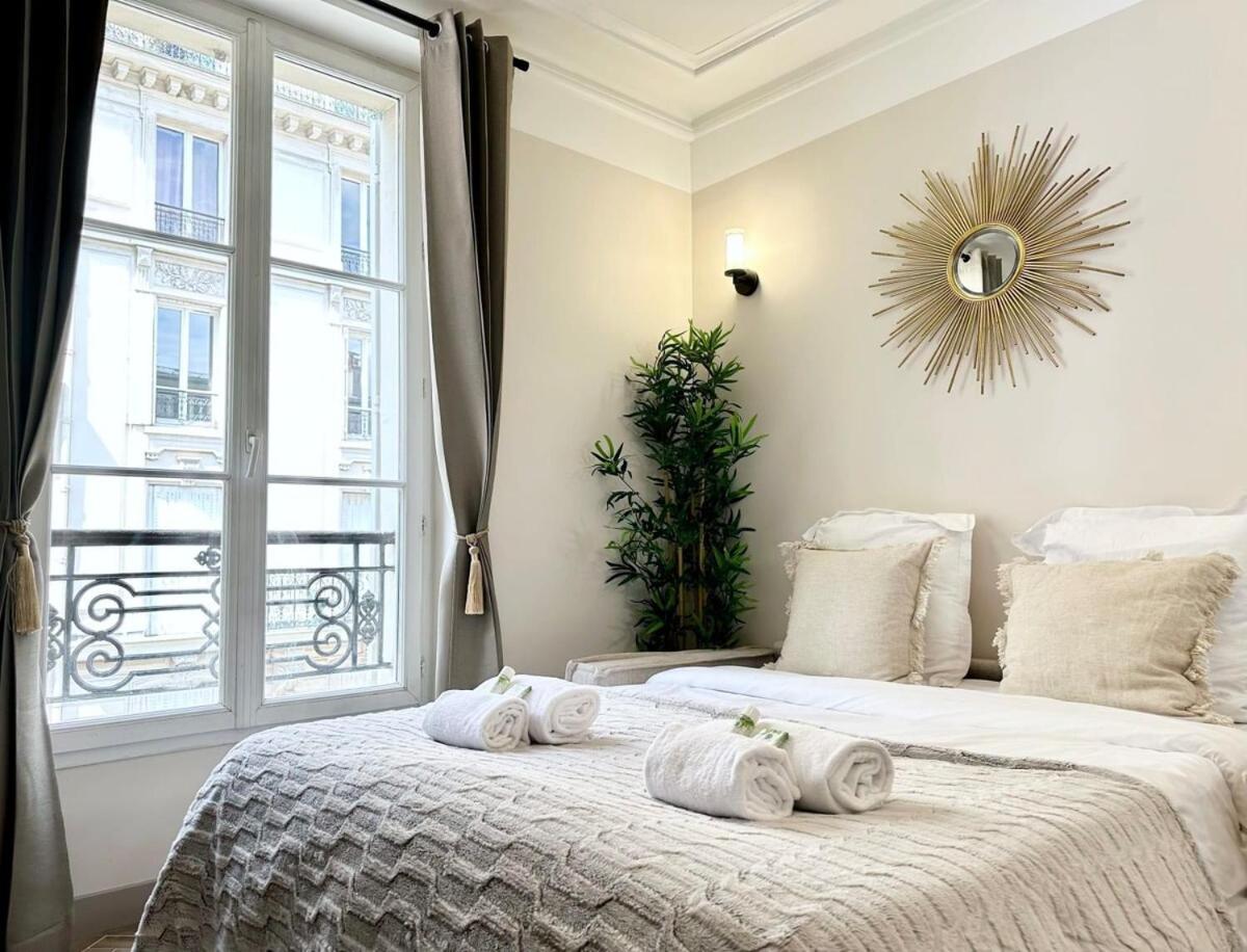 Apartment Parisian Gem With Eiffel Tower View Paris